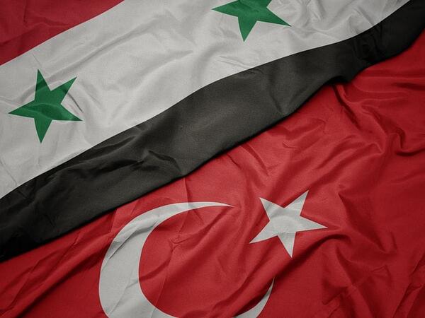 Syrische&T&uuml;rkische Flagge - Zum Artikel: Erdbeben in der T&uuml;rkei