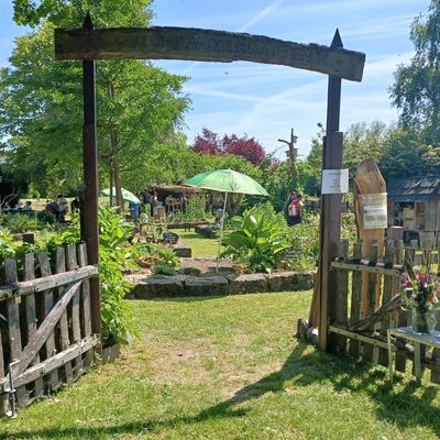 F&uuml;hrung im Heilkr&auml;utergarten - Zum Artikel: Fr&uuml;hlingserwachen im Limburger Heilkr&auml;utergarten: Erste F&uuml;hrung am 26. April 2026
