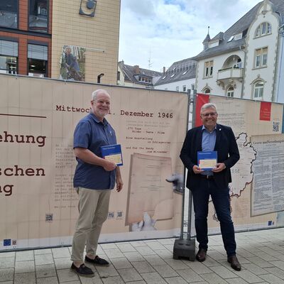 Bauzaun-Ausstellung