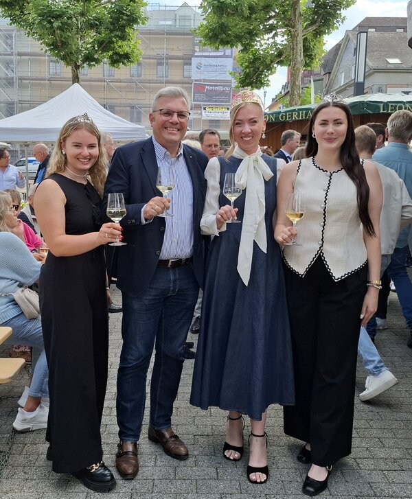 Weintage - Zum Artikel: 37. Rheingauer Weintage er&ouml;ffnet - Limburg genie&szlig;t vier Tage Rheingauer Weinkultur