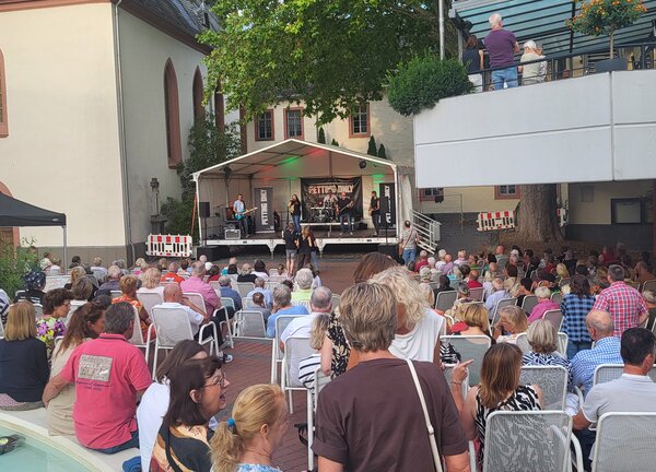 Sommerfest - Zum Artikel: Vier unvergessliche Sommerabende im Serenadenhof