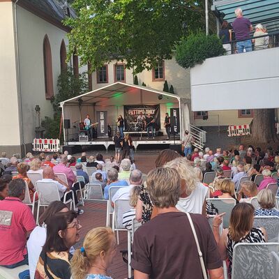 Bild mit ausf&uuml;hrlicher Beschreibung vergr&ouml;&szlig;ern: Sommerfest