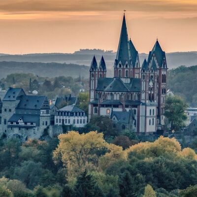 14.10.2019, Limburg: Unternehmenskommunikation Stadt LimburgDom / Lahnbr&uuml;cke / Nepomuk / &Uuml;bersicht