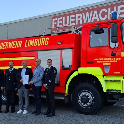 Tankl&ouml;schfahrzeug - Zum Artikel: F&ouml;rdermittelbescheid f&uuml;r neues Tankl&ouml;schfahrzeug &uuml;bergeben